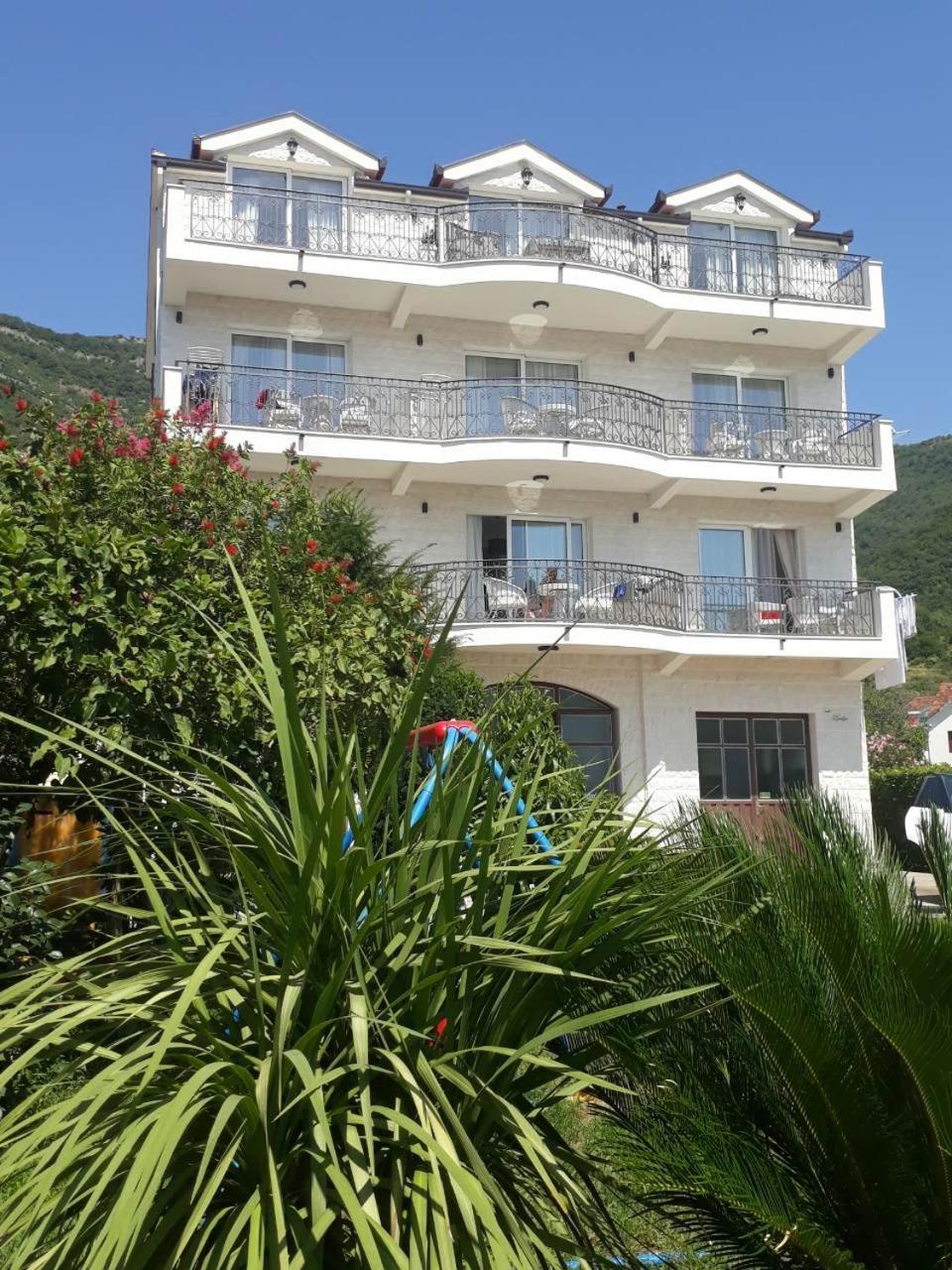 Villa Julia Baosic Exterior photo